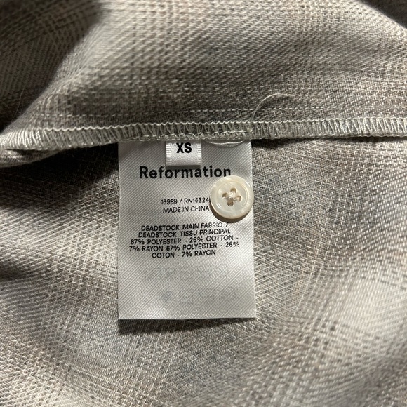 Reformation Long-sleeve shirt/ buttons Size XS - Picture 6 of 9